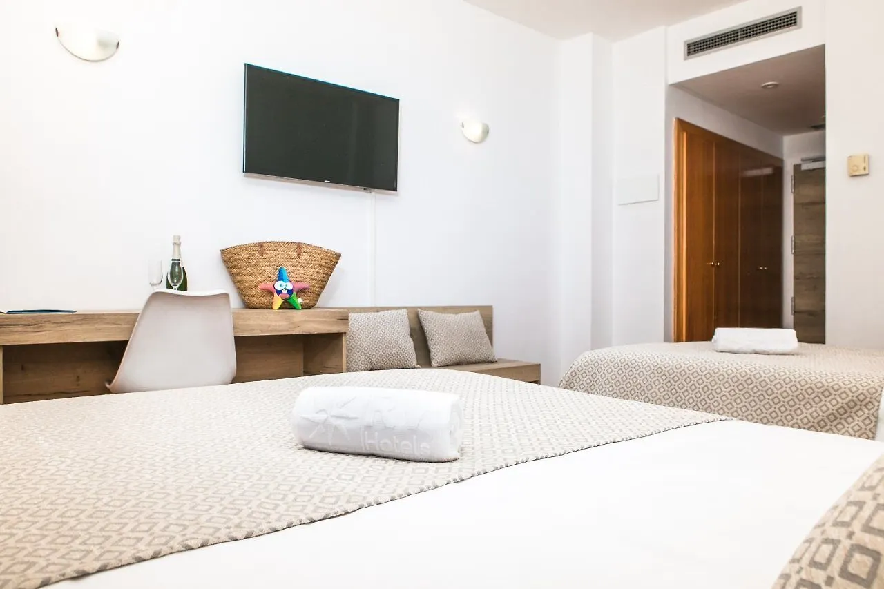 Rvhotels Nieves Mar L'Escala 3*,